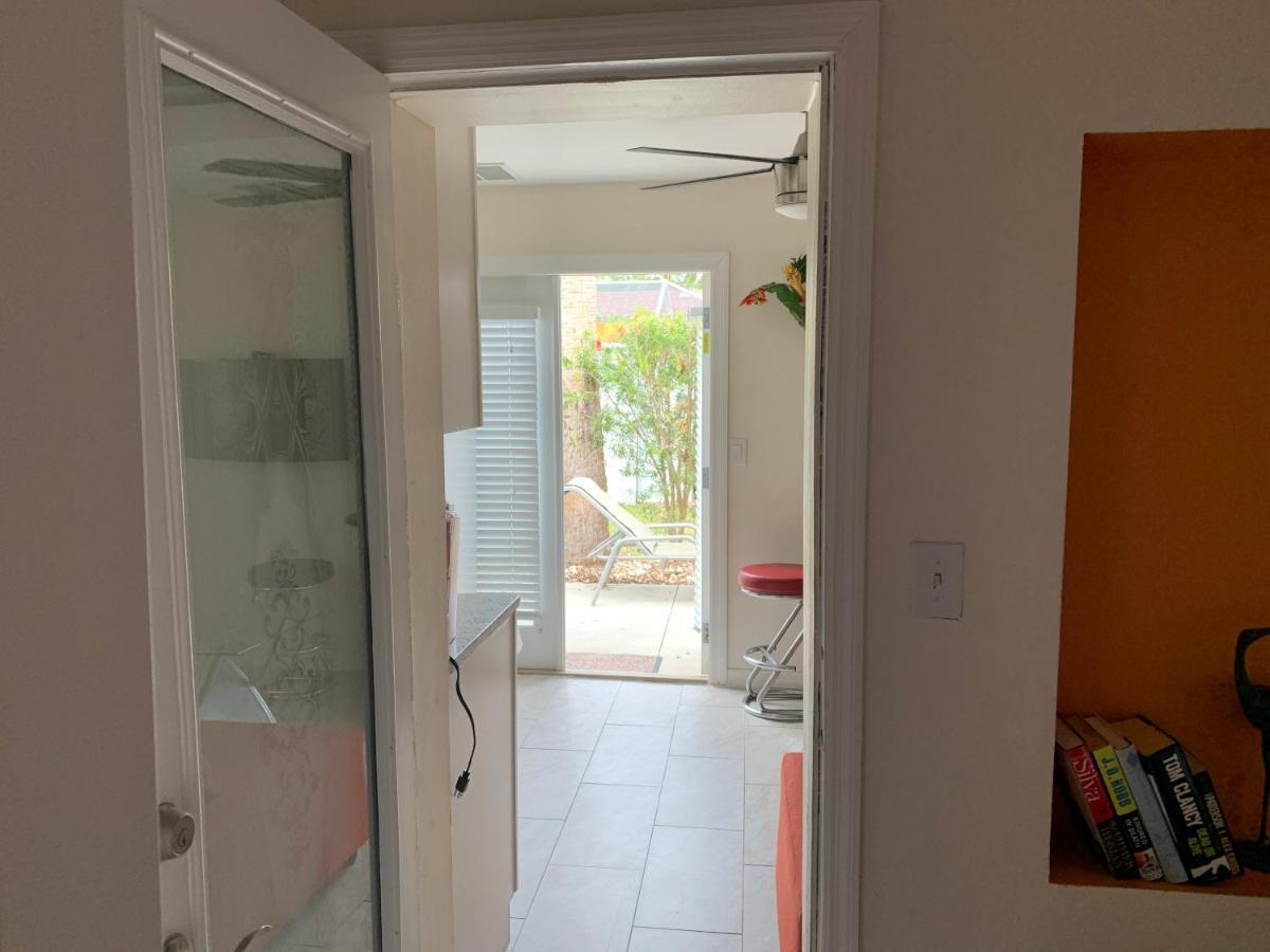~ Cozy In-law Apartment Close to Siesta Key ~ Sarasota Zewnętrze zdjęcie